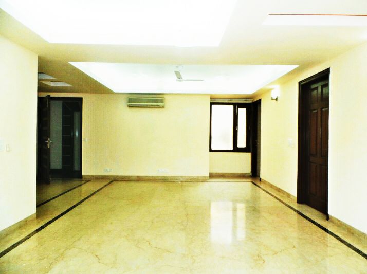 3 BHK + Servant Room Builder Floor For Rent in Defence Colony