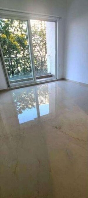 Room in 3 BHK Apartment at DLH Legacy, Juhu – for Rent