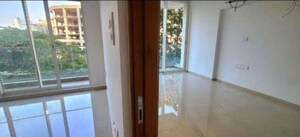 Room in 3 BHK Apartment at DLH Legacy, Juhu – for Rent