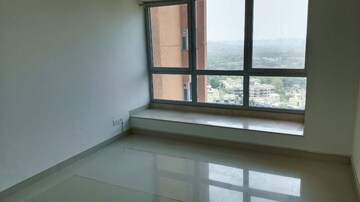 Room in 4 BHK Apartment at DB Woods, Goregaon East – for Rent