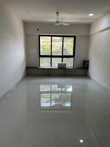 Room in 2.5 BHK Apartment at Chandak Ideal, Juhu – for Rent