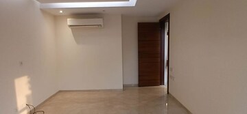 Room in 4 BHK Builder Floor at Defence Colony – for Rent