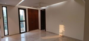 Room in 4 BHK Builder Floor at Defence Colony – for Rent