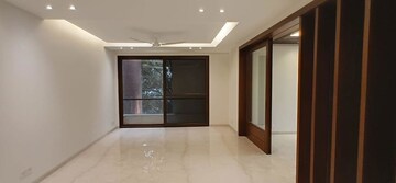 Room in 4 BHK Builder Floor at Defence Colony – for Rent