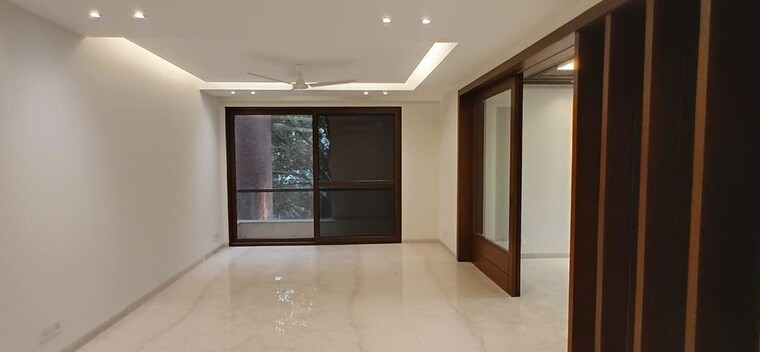 Room, defence colony 4 Bedroom 3609 Sq.Ft. Builder Floor In Defence Colony Delhi 10088277