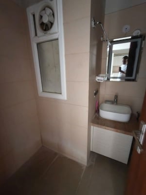 Bathroom in 3 BHK Apartment at Central Park Flower Valley Aqua Front Towers, Sohna Sector 33 – for Rent