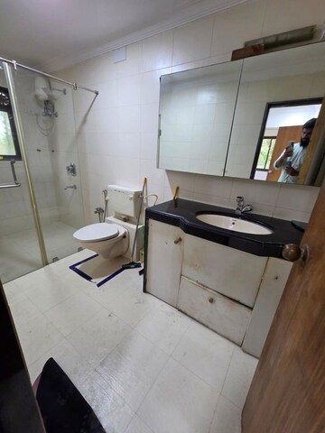 Master Bedroom in 3 BHK Apartment at DLH Legacy, Juhu – for Rent