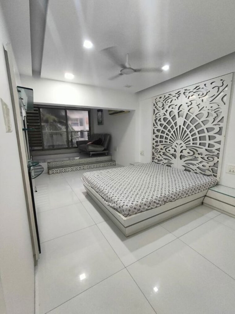 Balcony, dlh-legacy 3 Bedroom 1280 Sq.Ft. Apartment In Juhu Mumbai 10088288
