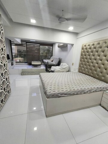 Master Bedroom in 3 BHK Apartment at DLH Legacy, Juhu – for Rent