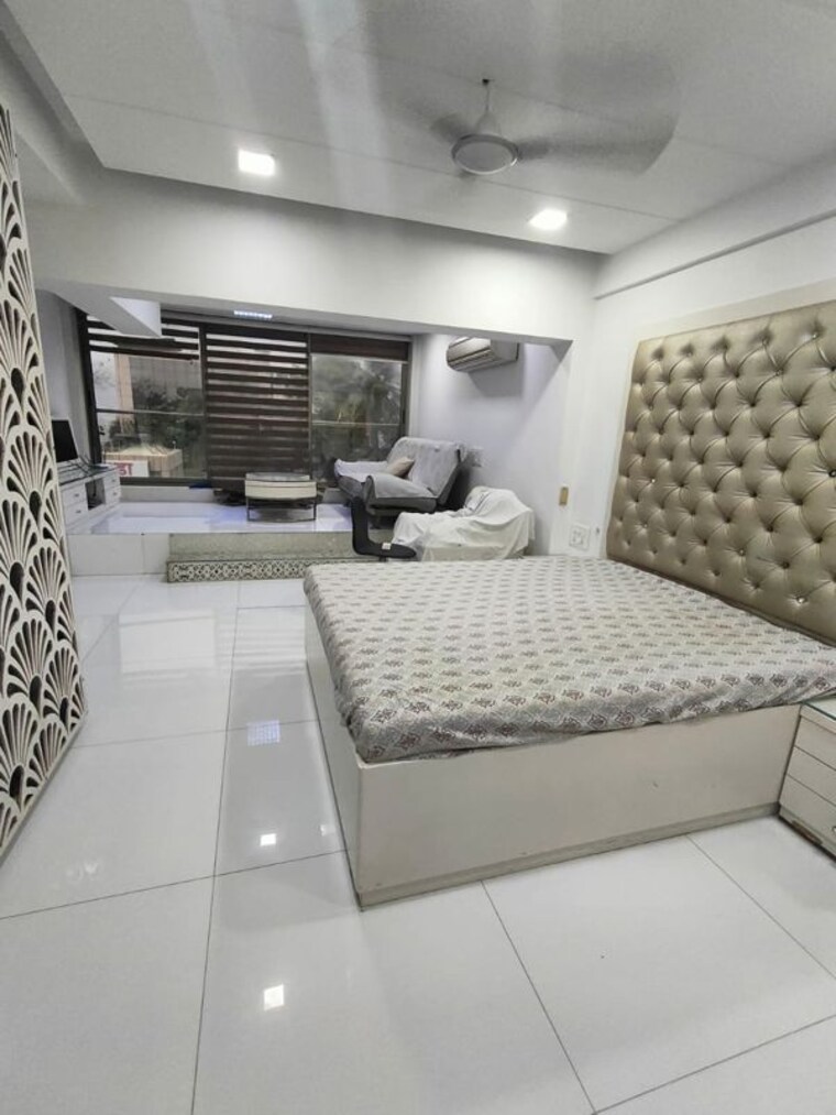 Master Bedroom, dlh-legacy 3 Bedroom 1280 Sq.Ft. Apartment In Juhu Mumbai 10088288