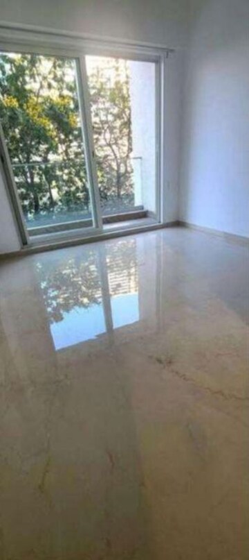 Room in 2 BHK Apartment at Hubtown The Premiere, Andheri West – for Rent