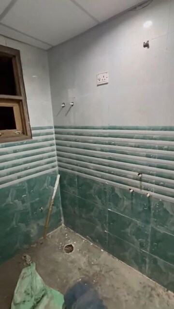 Balcony in 1 BHK Builder Floor at Hindon Vihar, Sector 49 – for Sale