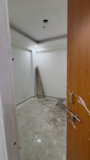 Building Lobby in 1 BHK Builder Floor at Hindon Vihar, Sector 49 – for Sale