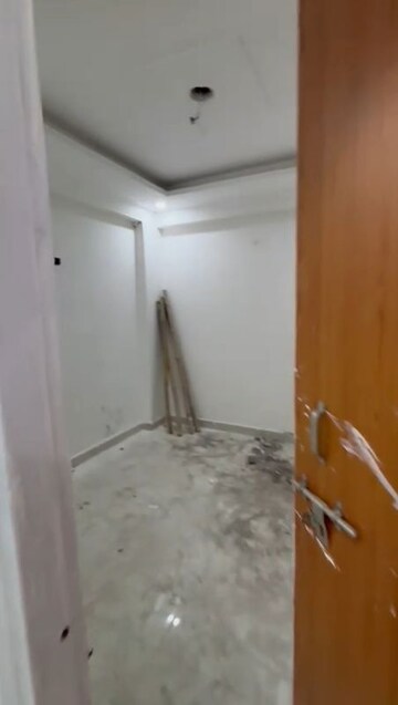 Building Lobby in 1 BHK Builder Floor at Hindon Vihar, Sector 49 – for Sale