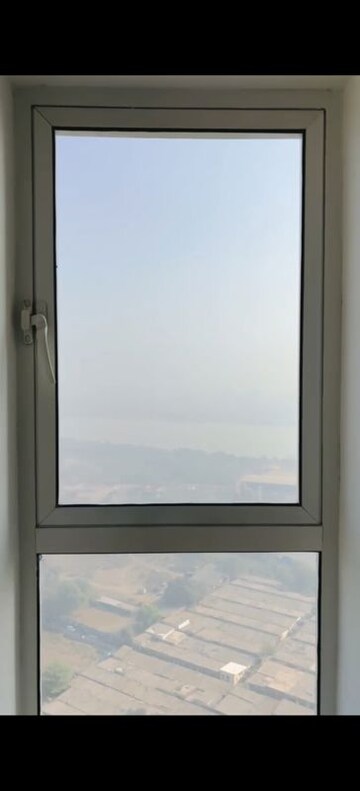 Room in 2 BHK Apartment at Lodha Amara Tower 24 And 25, Kolshet Road – for Rent