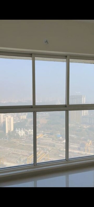 Room in 2 BHK Apartment at Lodha Amara Tower 24 And 25, Kolshet Road – for Rent