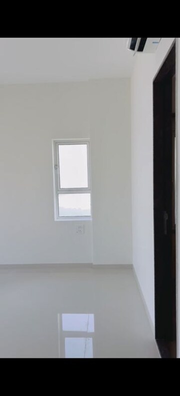 2 BHK Apartment For Rent in Lodha Amara Tower 24 And 25, Kolshet Road