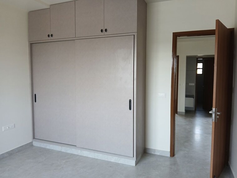 Room, sector 9 2 Bedroom 180 Sq.Yd. Builder Floor In Sector 9 Hisar 10088328