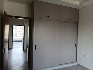 Room in 2 BHK Builder Floor at Sector 9 – for Rent