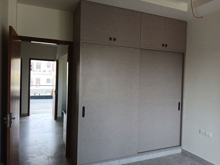 Room, sector 9 2 Bedroom 180 Sq.Yd. Builder Floor In Sector 9 Hisar 10088328