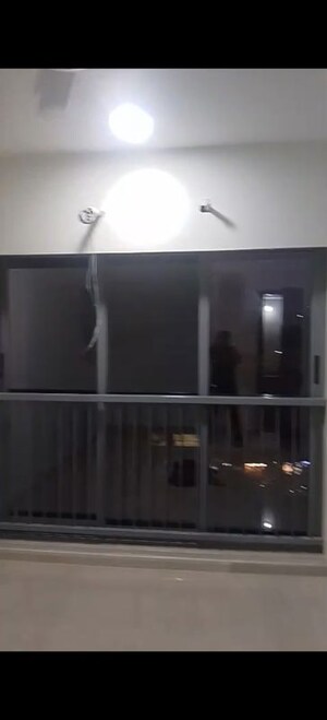 Furnished Amenities in 3 BHK Apartment at Kalpataru Elitus, Mulund West – for Rent