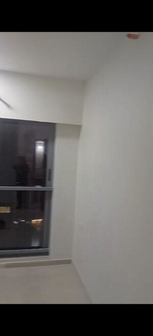 Furnished Amenities in 3 BHK Apartment at Kalpataru Elitus, Mulund West – for Rent