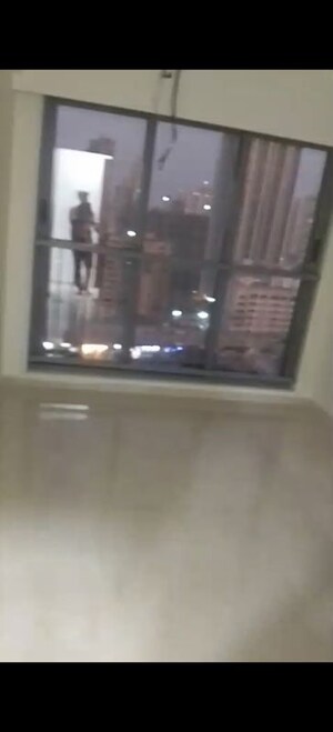 Furnished Amenities in 3 BHK Apartment at Kalpataru Elitus, Mulund West – for Rent