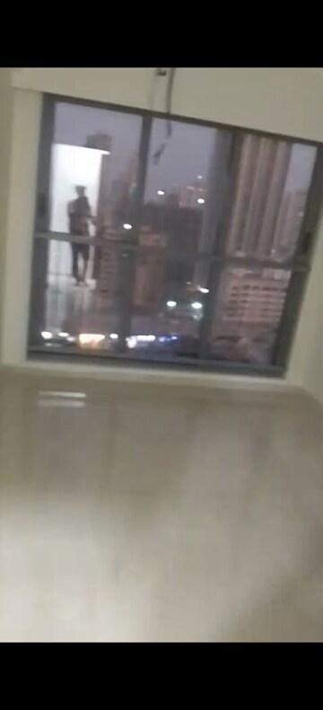 Furnished Amenities in 3 BHK Apartment at Kalpataru Elitus, Mulund West – for Rent