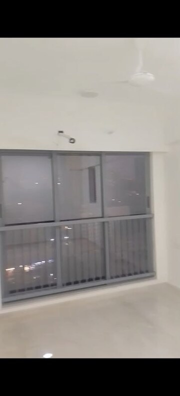 Furnished Amenities in 3 BHK Apartment at Kalpataru Elitus, Mulund West – for Rent