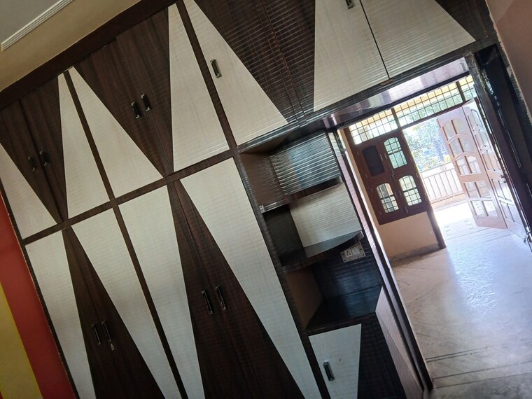 Room, sector 9 2 Bedroom 200 Sq.Yd. Builder Floor In Sector 9 Hisar 10088335