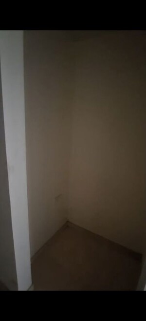 Room in 3 BHK Apartment at Lodha Sterling, Kolshet Road – for Sale