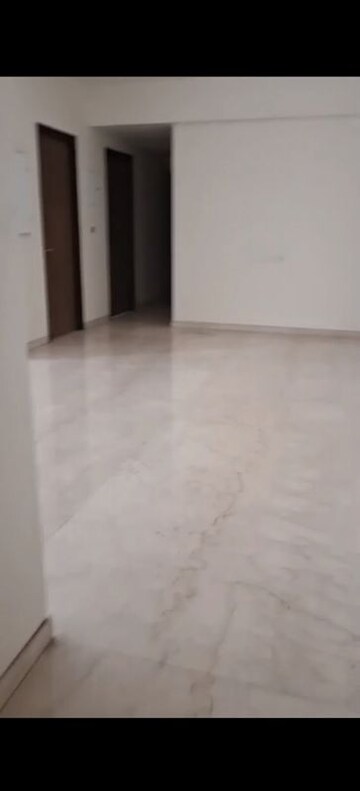 Room in 3 BHK Apartment at Lodha Sterling, Kolshet Road – for Sale