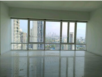 Room in 3 BHK Apartment at Indiabulls Blu, Worli – for Sale