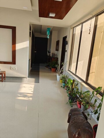 Room in 3 BHK Apartment at Worli – for Sale