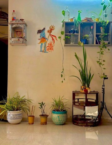 Furnished Amenities in 1.5 BHK Apartment at Royal Classic Co Op Society, Andheri West – for Rent