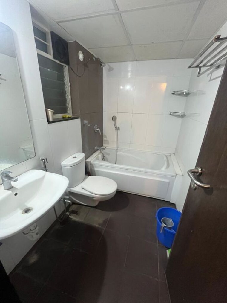 Bathroom, paranjape-athashri 3 Bedroom 1400 Sq.Ft. Apartment In Baner Pune 10088361