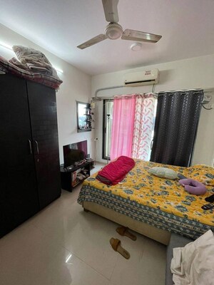 Bedroom in 3 BHK Apartment at Lashkaria Green Height, Jogeshwari West – for Rent