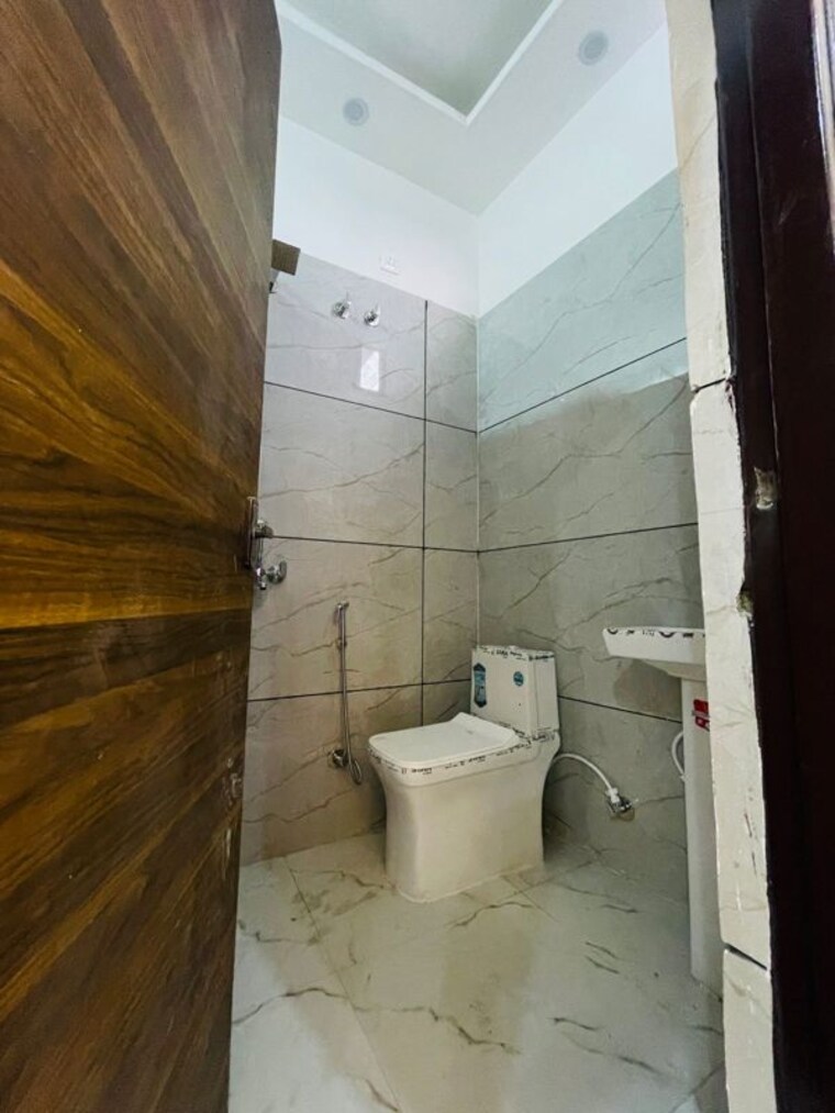 Bathroom, chandrabani 3 Bedroom 80 Sq.Yd. Independent House In Chandrabani Dehradun 10088371