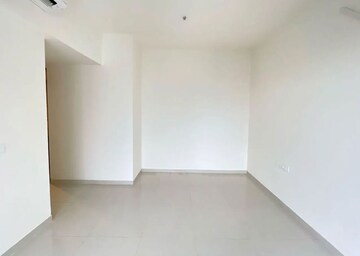 Room in 3 BHK Apartment at Lodha Woods, Kandivali East – for Rent