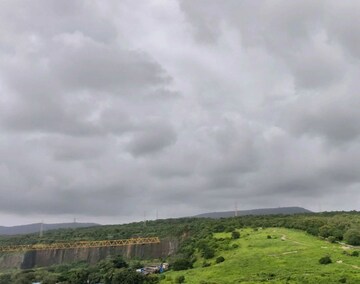 Master Bedroom in 4 BHK Apartment at Rajesh Raj Infinia, Malad West – for Rent