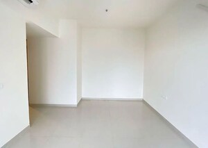 Room in 4 BHK Apartment at Rajesh Raj Infinia, Malad West – for Rent