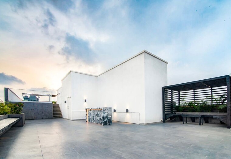 Terrace, khar west 5 Bedroom 3000 Sq.Ft. Apartment In Khar West Mumbai 10088364