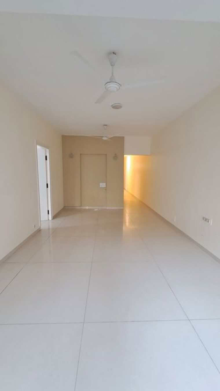 Room, juhu 3 Bedroom 1250 Sq.Ft. Apartment In Juhu Mumbai 10088412