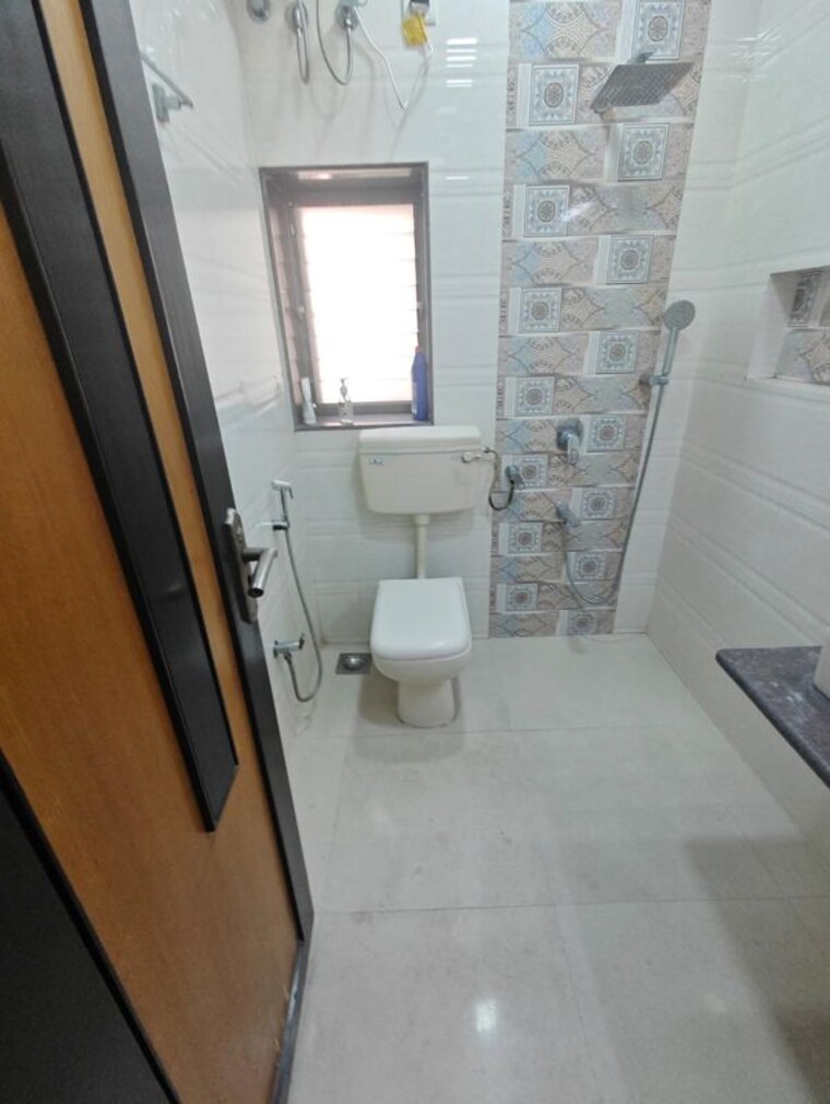 Bathroom, juhu-scheme 3 Bedroom 1050 Sq.Ft. Apartment In Juhu Mumbai 10088413
