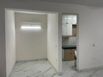 Room in 3.5 BHK Builder Floor at Smart World Gems, Sector 89 – for Rent