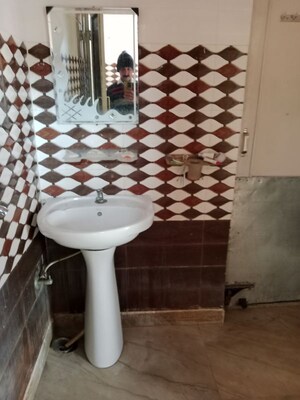 Bathroom in 1.5 BHK Builder Floor at Huda – for Rent