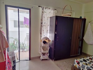 Room in 2.5 BHK Apartment at Hi Tech City – for Rent