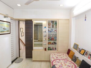 Room in 4 BHK Apartment at Om Castle, Juhu – for Sale