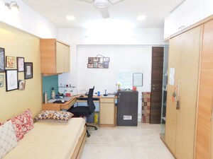 Room in 4 BHK Apartment at Om Castle, Juhu – for Sale