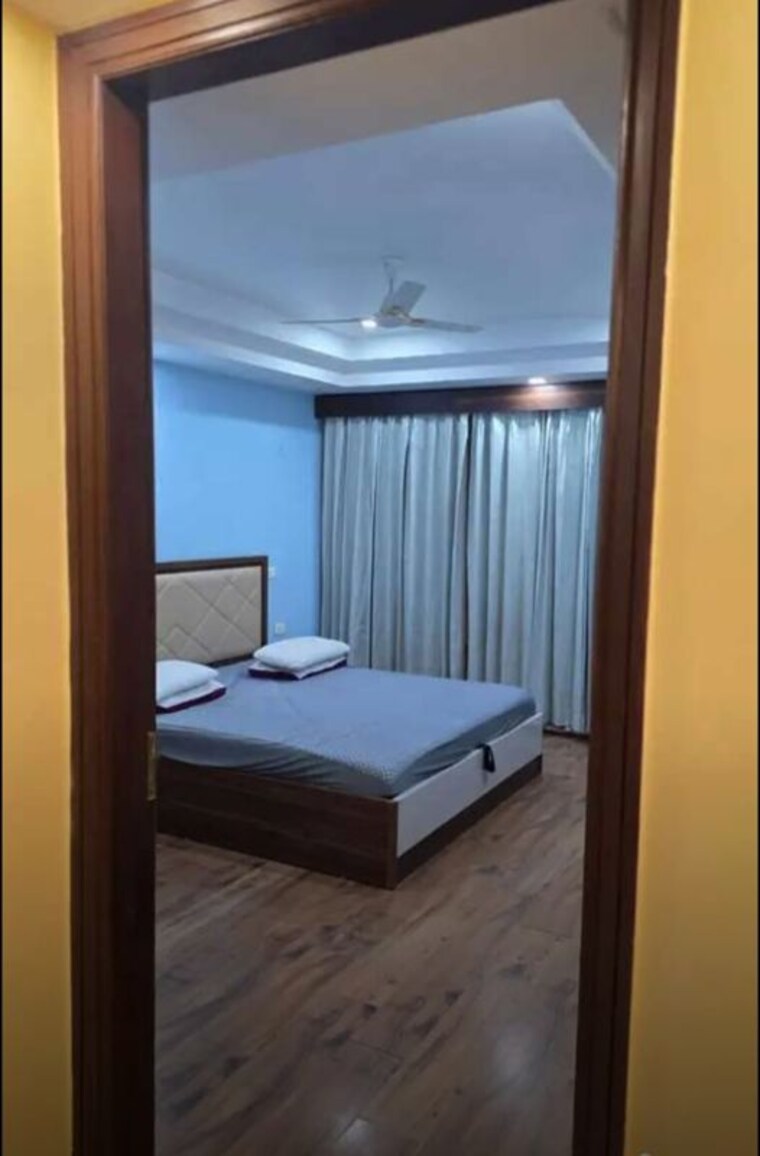 Bathroom, mi-rustle-court 3 Bedroom 2350 Sq.Ft. Apartment In Gomti Nagar Lucknow 10088621